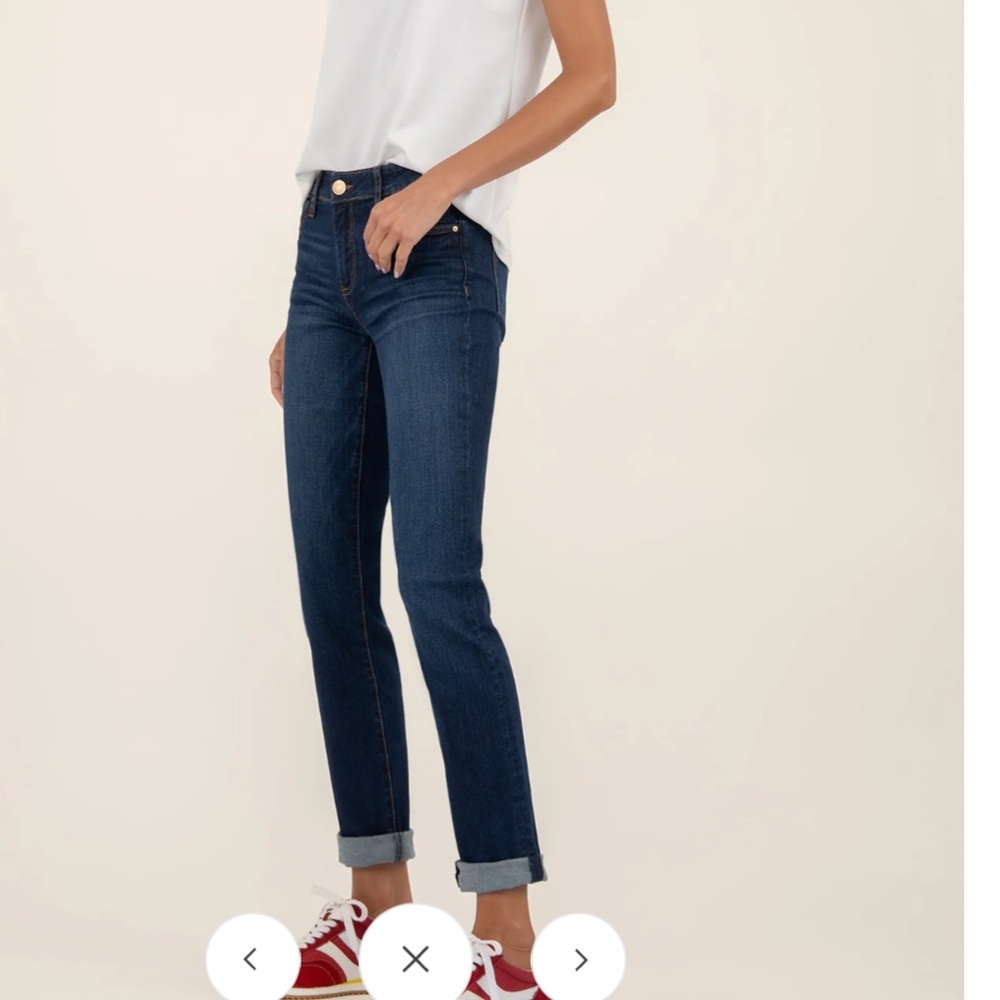 KUT from the Kloth Catherine Boyfriend Jean - size 2